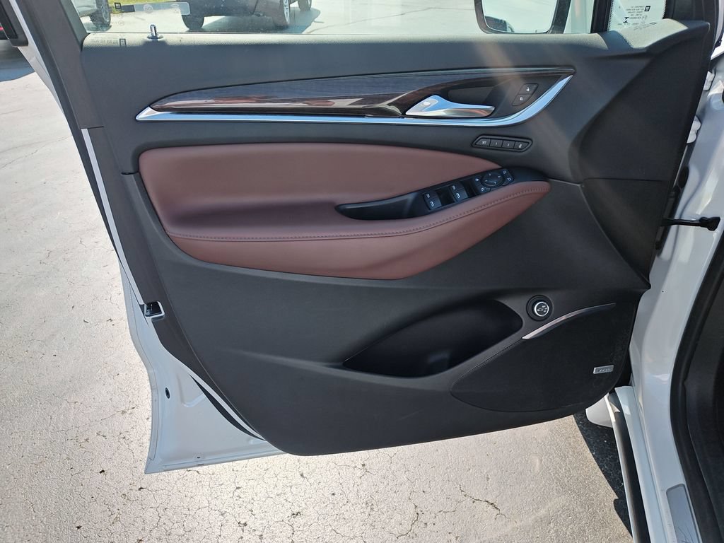 Used 2021 Buick Enclave Avenir w/ Avenir Technology Package AWD/4WD image 12