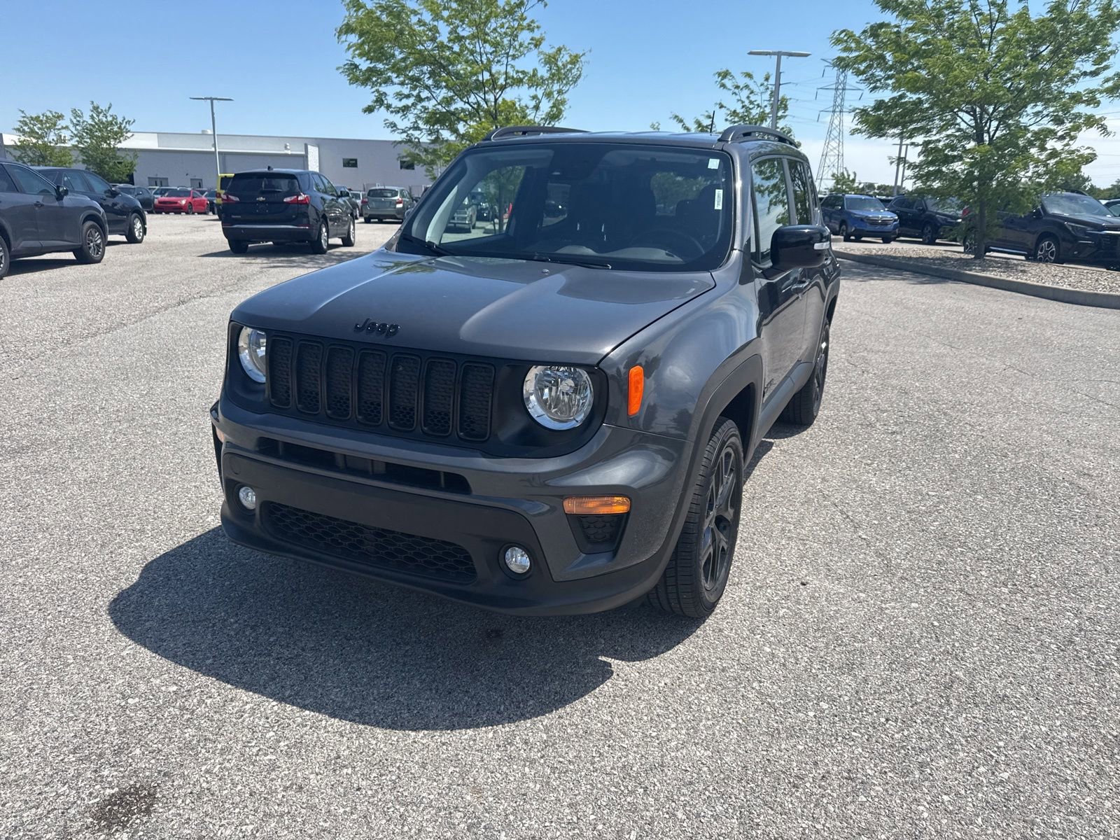 Used 2023 Jeep Renegade Altitude w/ Convenience Group I AWD/4WD image 3