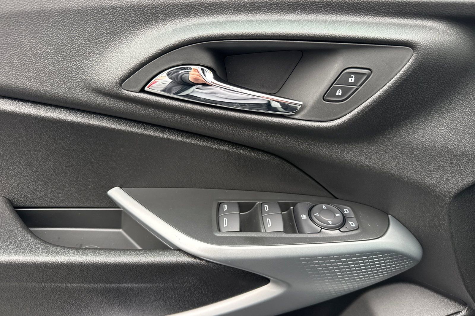 New 2026 Chevrolet Trax LS w/ LS Convenience Package image 10