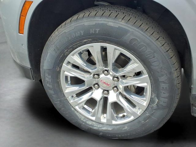 Used 2025 GMC Yukon XL Denali AWD/4WD image 18
