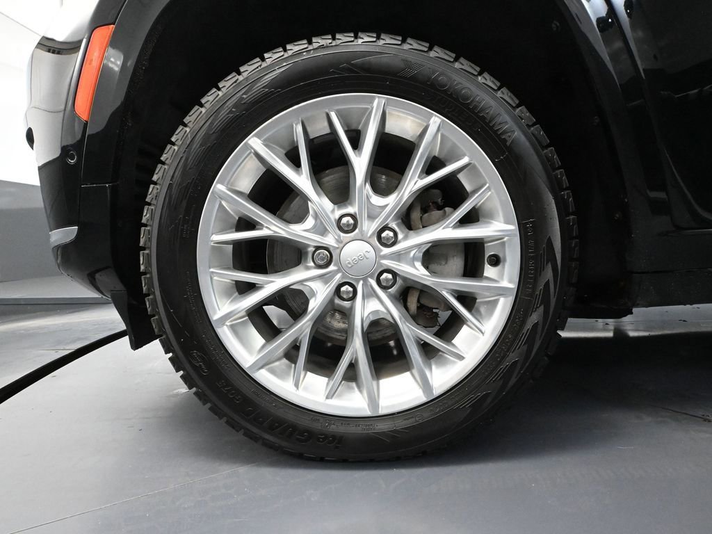 Used 2021 Jeep Grand Cherokee L Summit w/ Luxury Tech Group V image 17