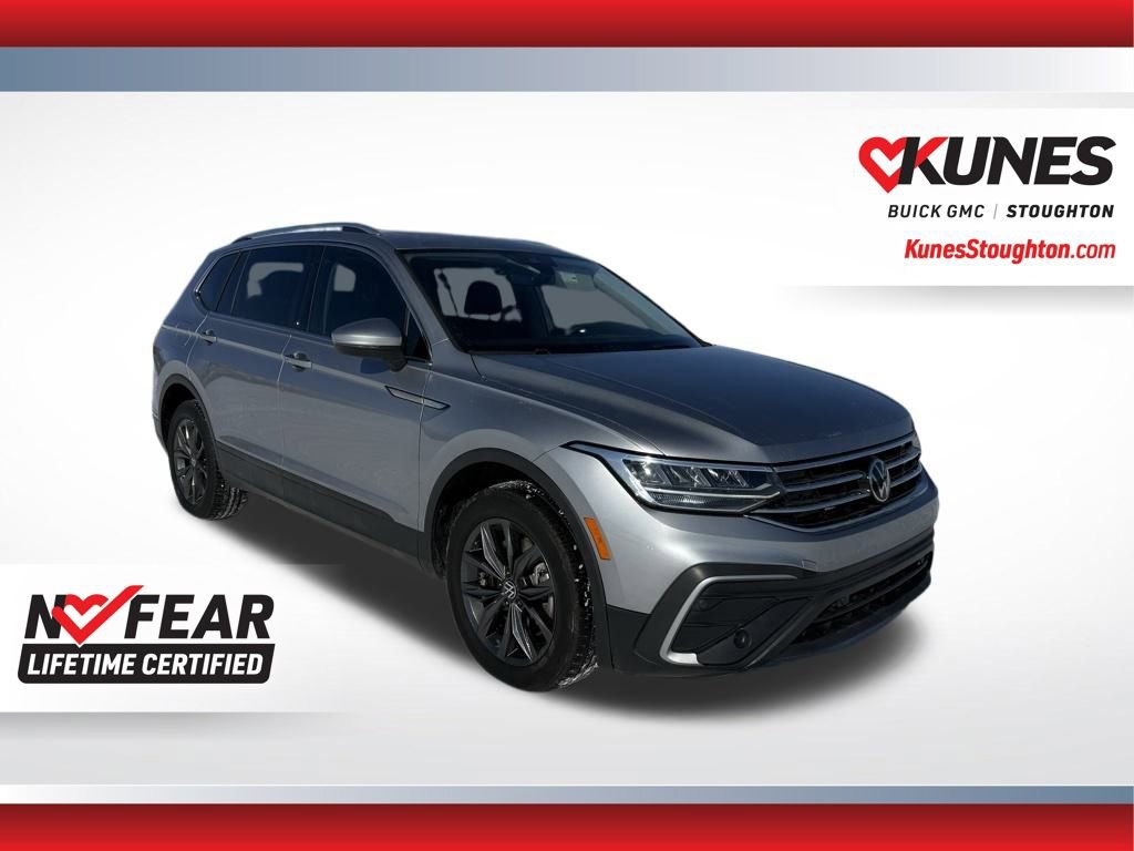 Used 2023 Volkswagen Tiguan SE image 4