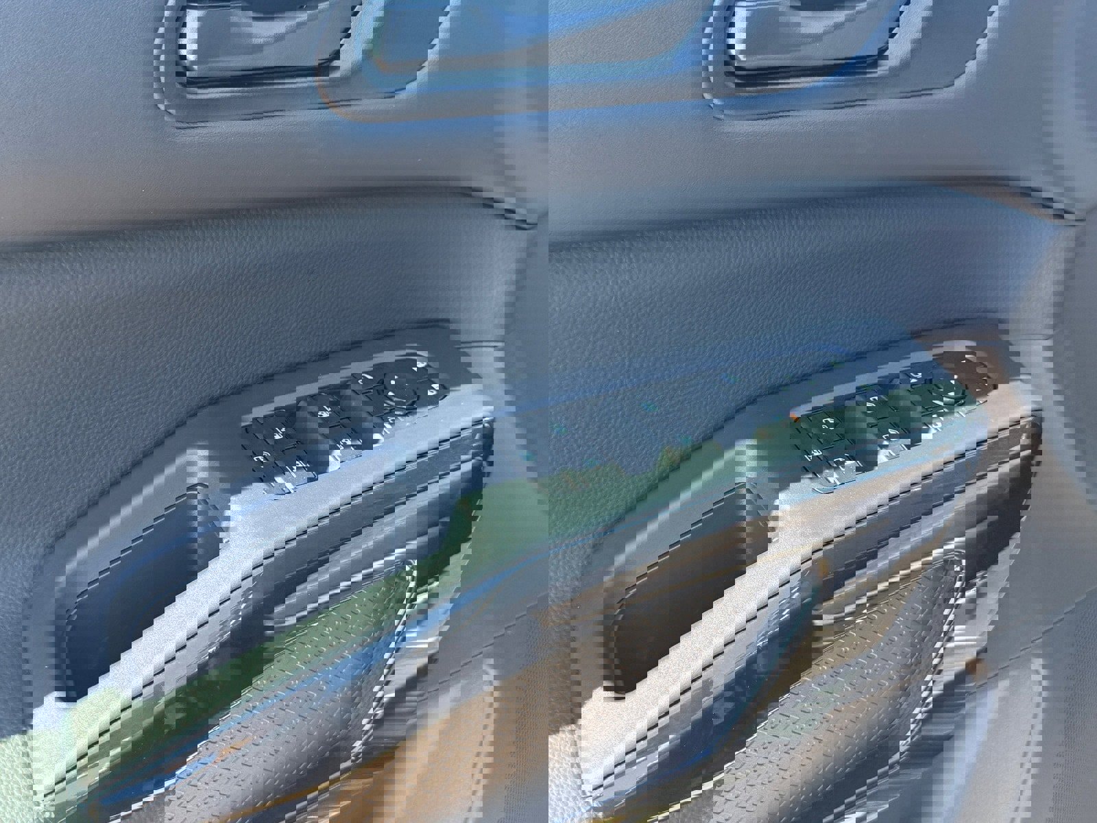 New 2025 Nissan Pathfinder SV w/ Cargo Package image 20