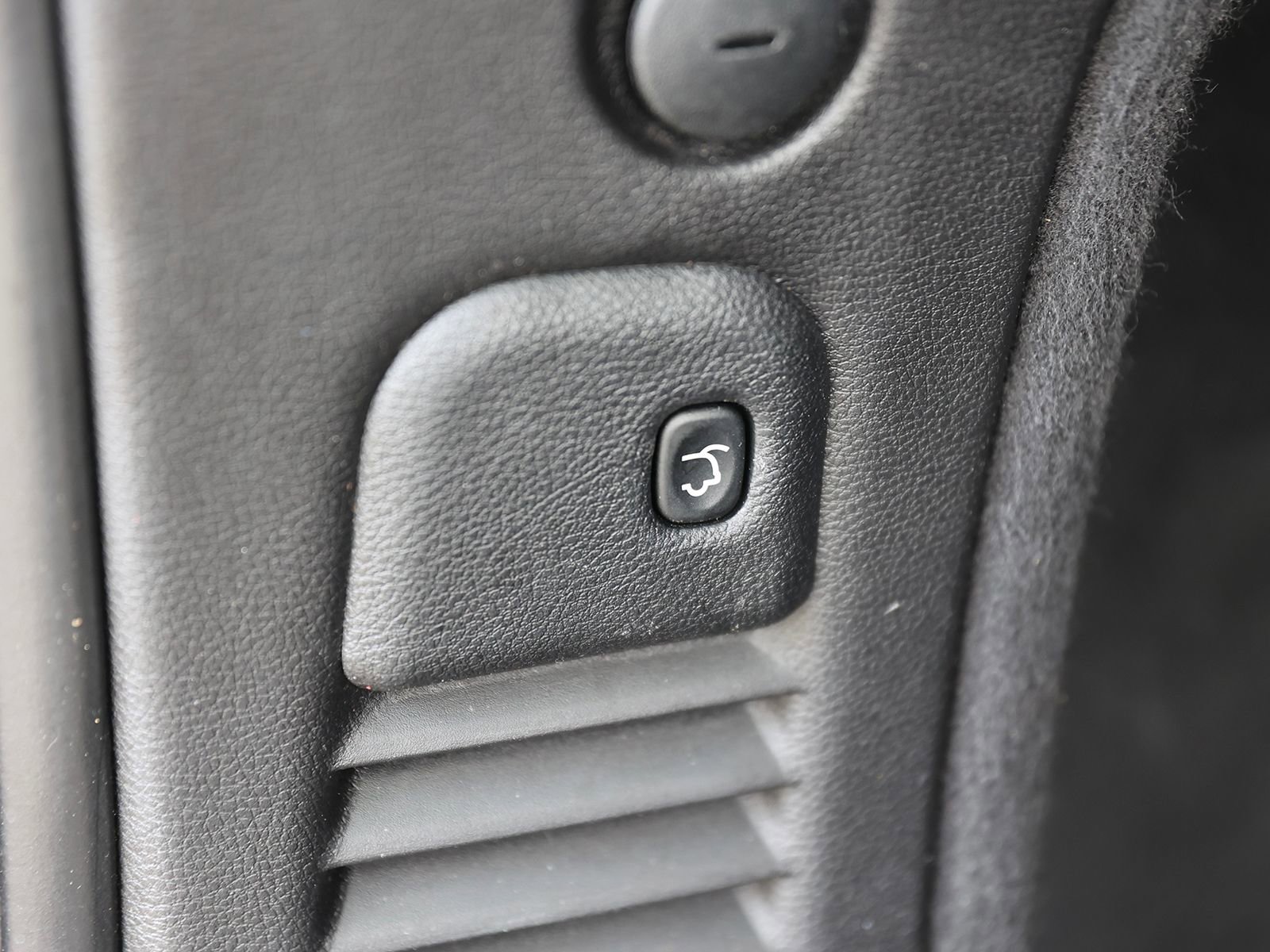 Used 2019 Dodge Durango GT AWD/4WD image 17