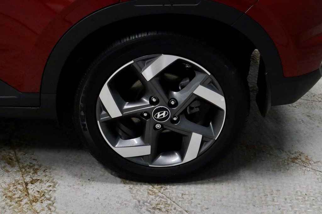 Certified 2025 Hyundai Venue SEL image 22
