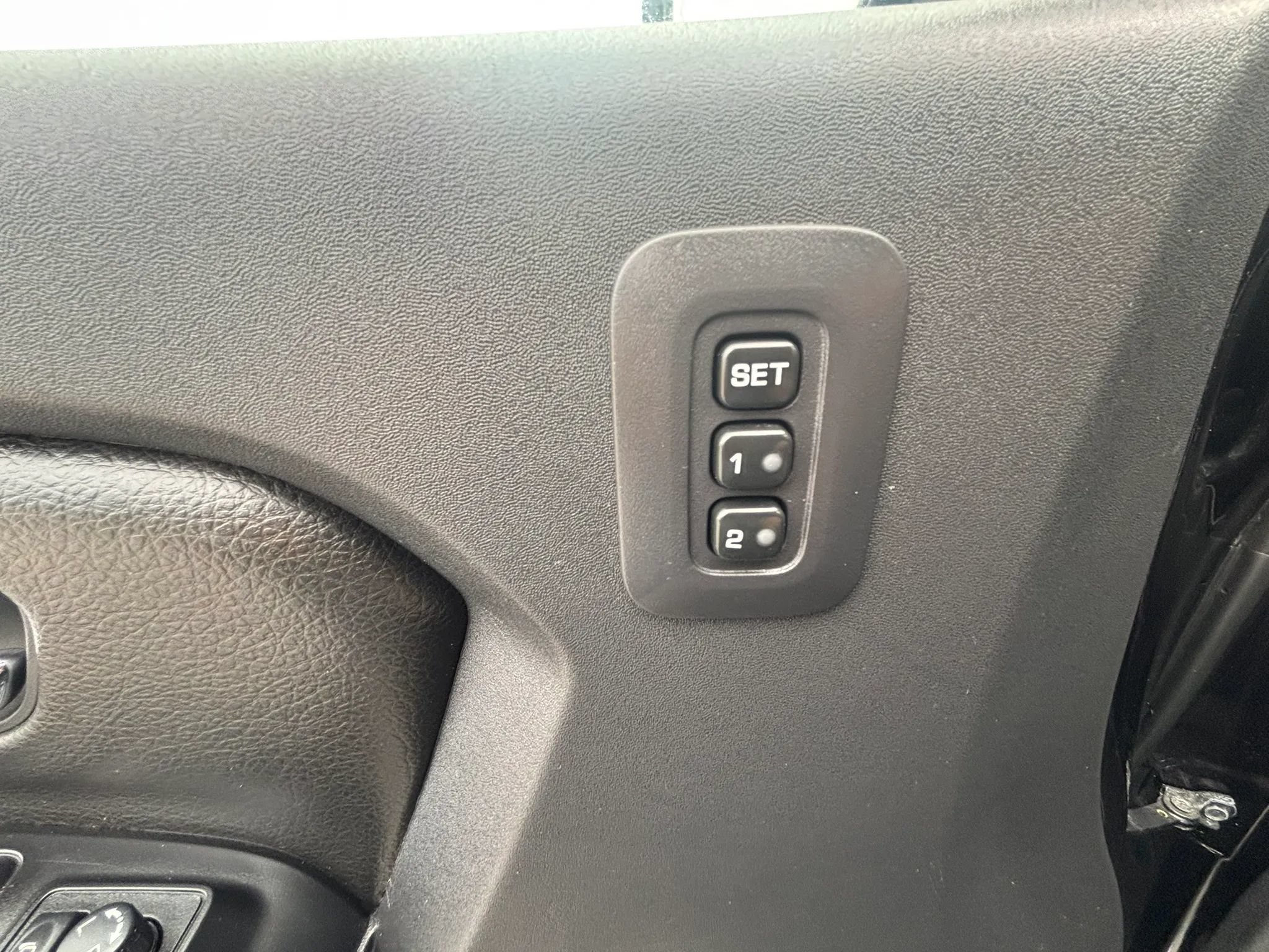 Used 2015 Nissan Titan SL w/ SL Heavy Metal Package AWD/4WD image 24