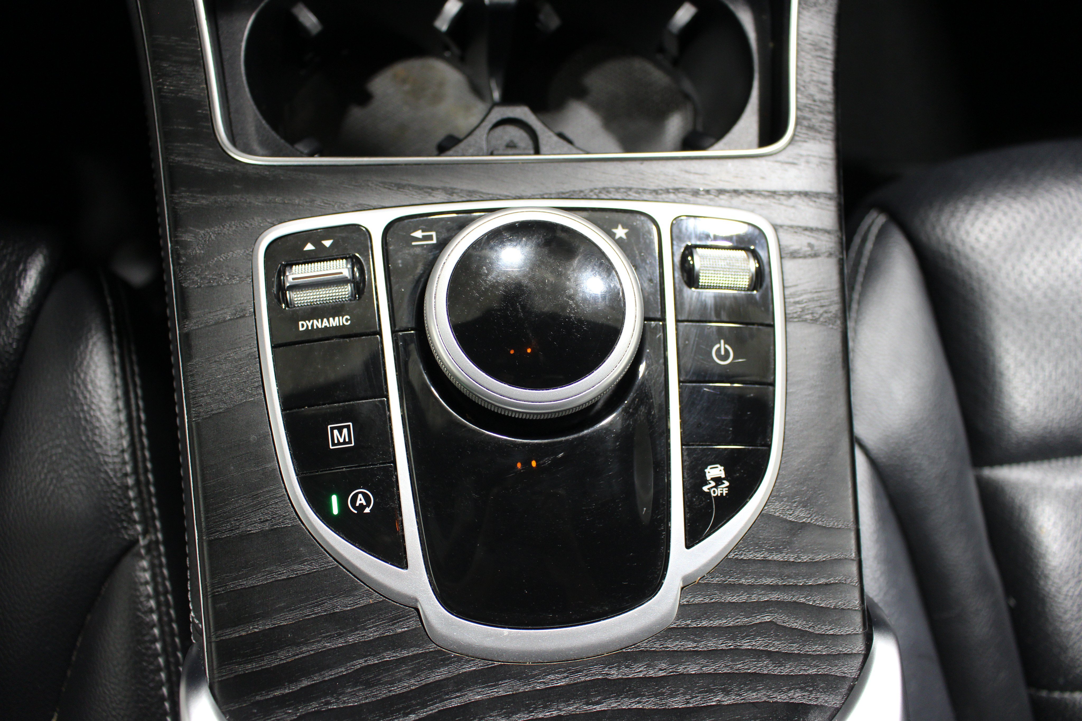 Used 2019 Mercedes-Benz GLC 300 4MATIC image 19