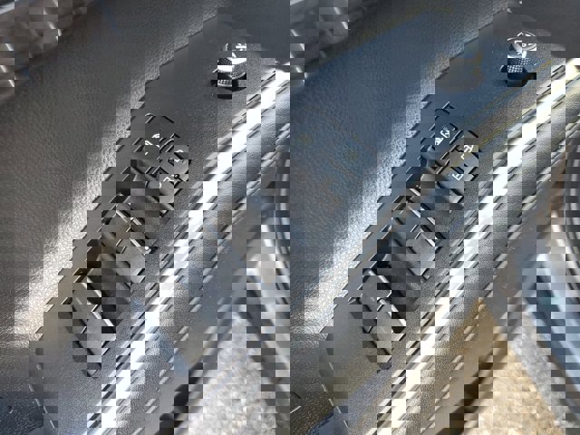 Used 2020 Toyota Highlander Limited image 15