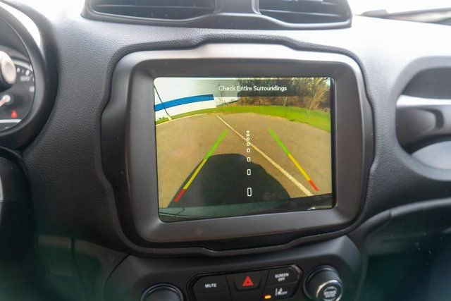 Used 2023 Jeep Renegade Latitude image 26