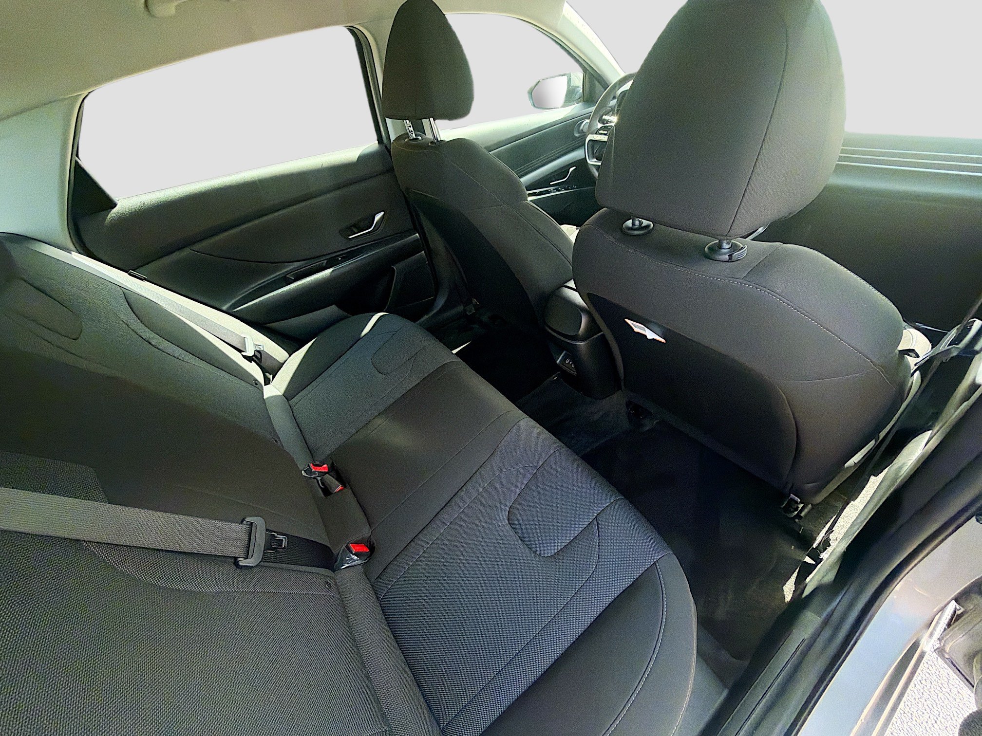 Used 2025 Hyundai Elantra SE FWD image 26