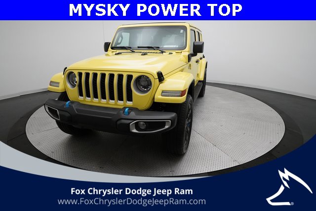 Used 2023 Jeep Wrangler Unlimited Sahara w/ Cold Weather Group image 32