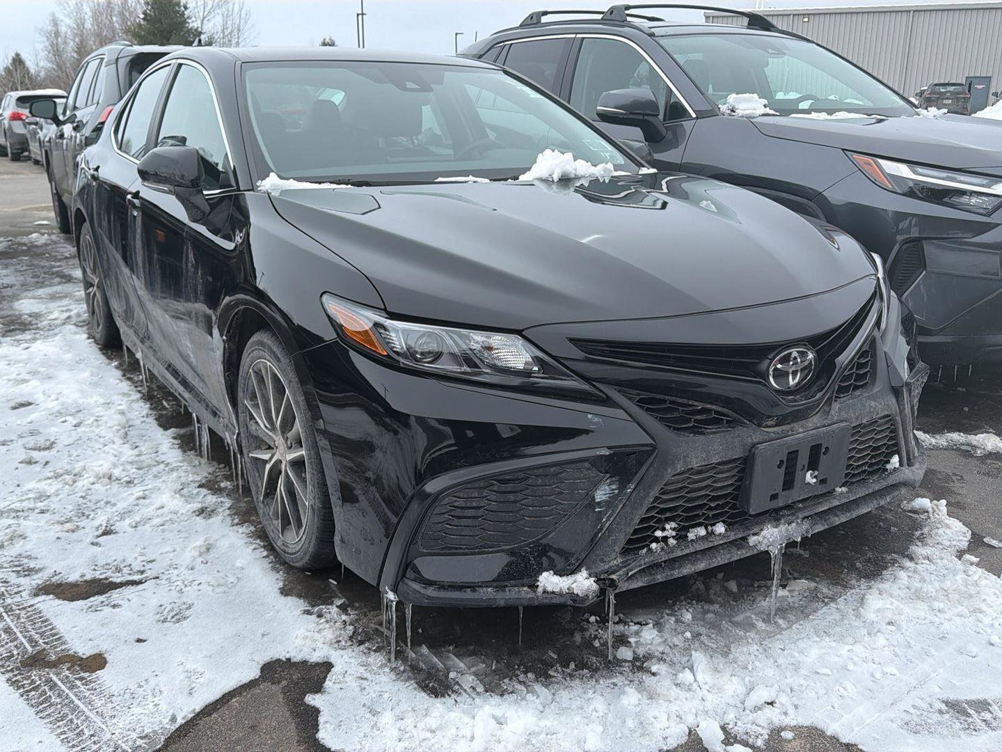 Used 2024 Toyota Camry SE w/ Cold Weather Package image 3