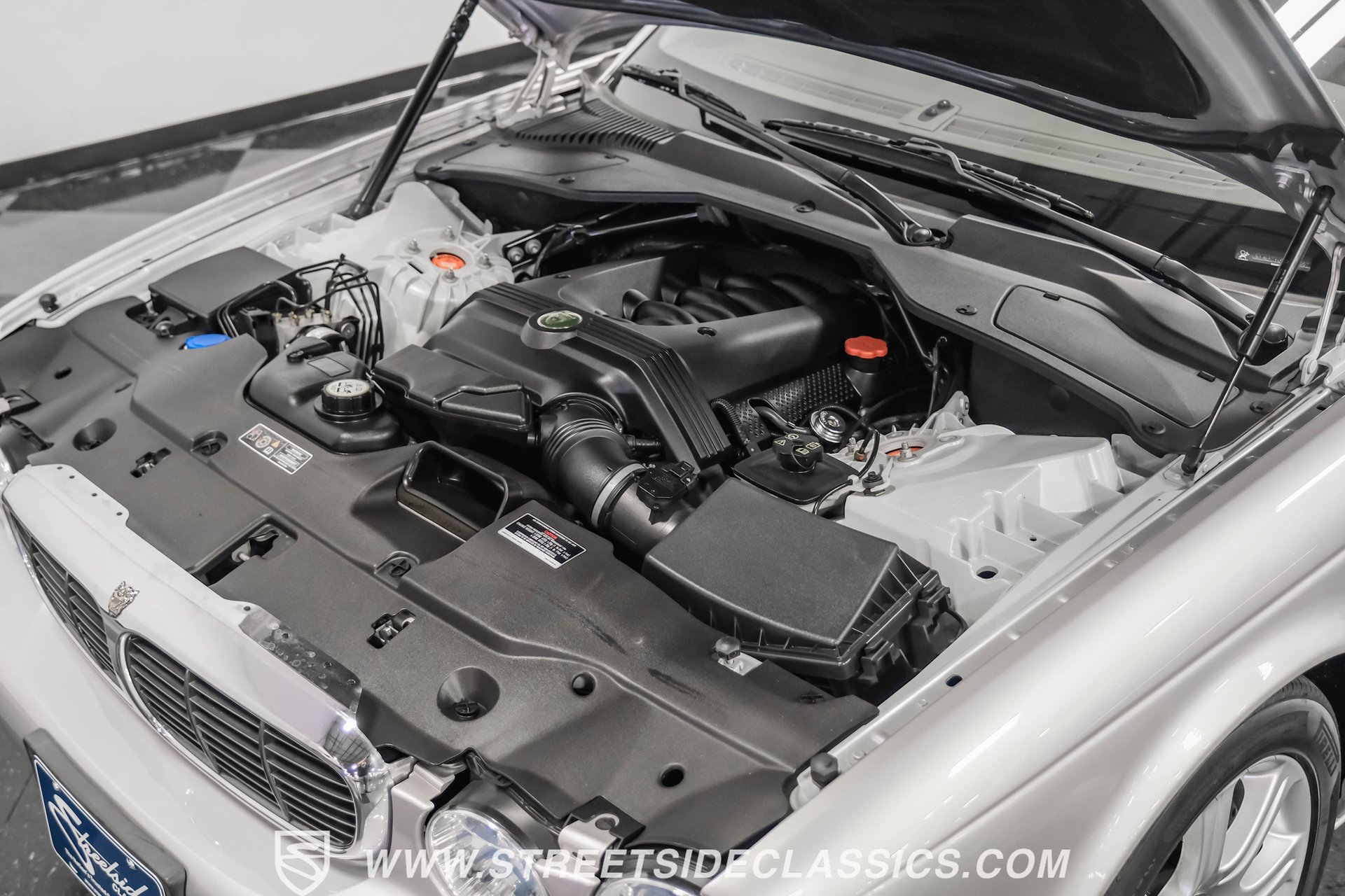 Used 2004 Jaguar XJ8 image 37