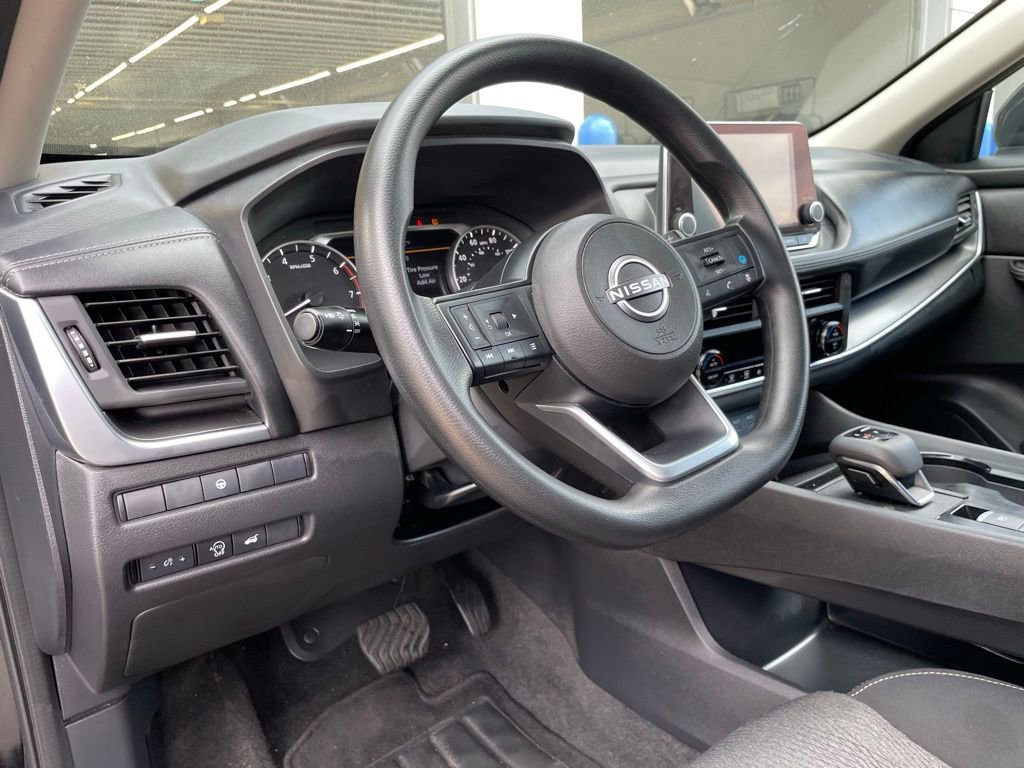 Used 2024 Nissan Rogue SV AWD/4WD image 10