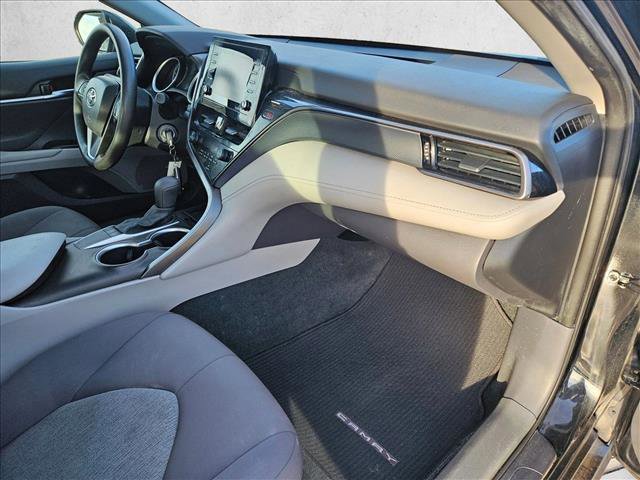 Used 2022 Toyota Camry LE image 21