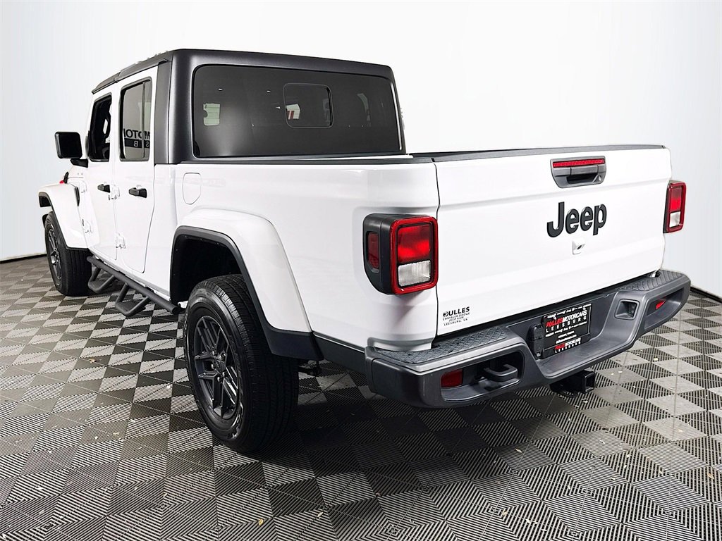 Used 2024 Jeep Gladiator Sport image 5