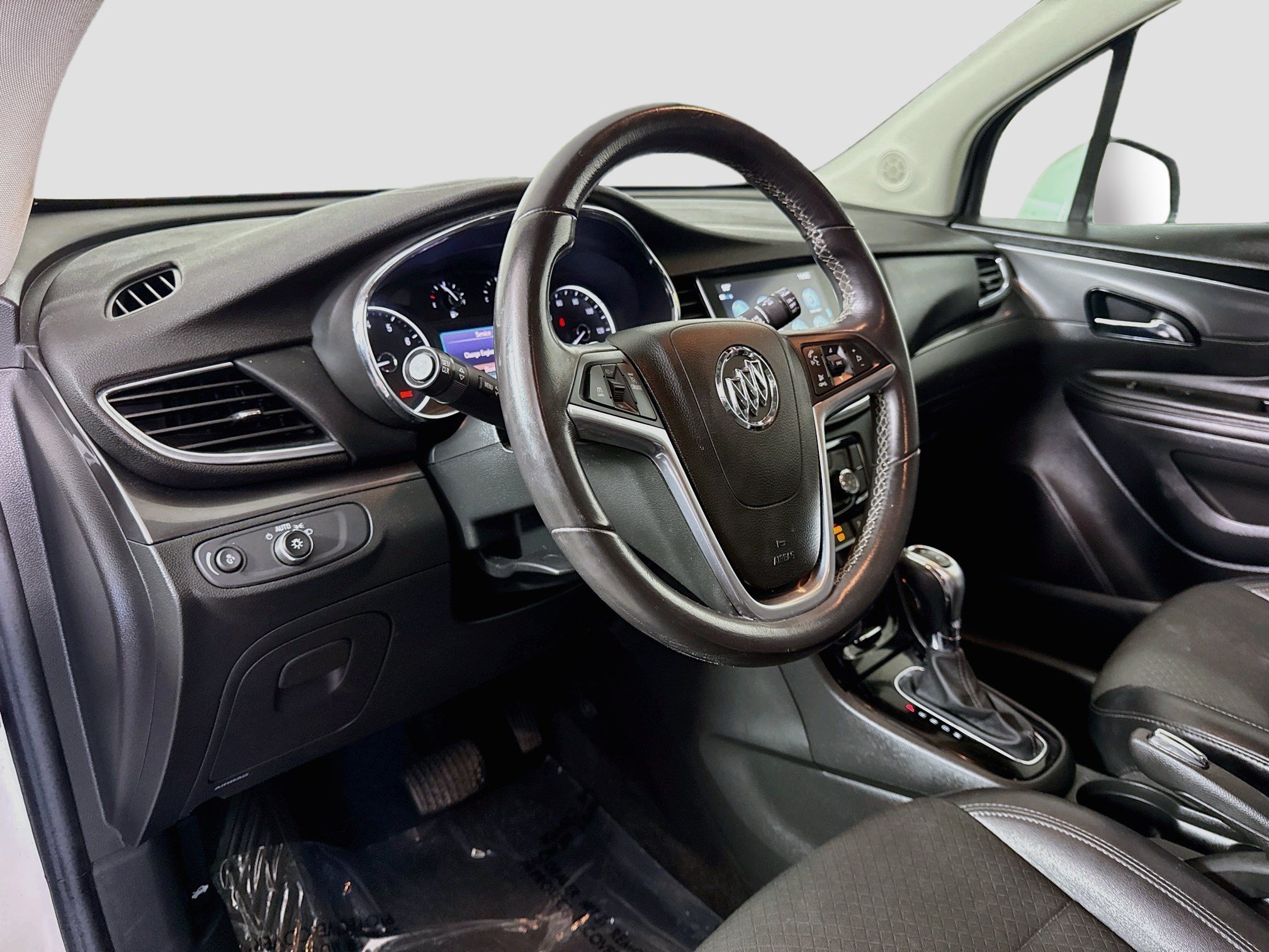Used 2020 Buick Encore Preferred FWD image 23
