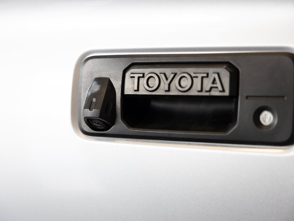 Used 2018 Toyota Tacoma SR w/ SR Convenience Package AWD/4WD image 7