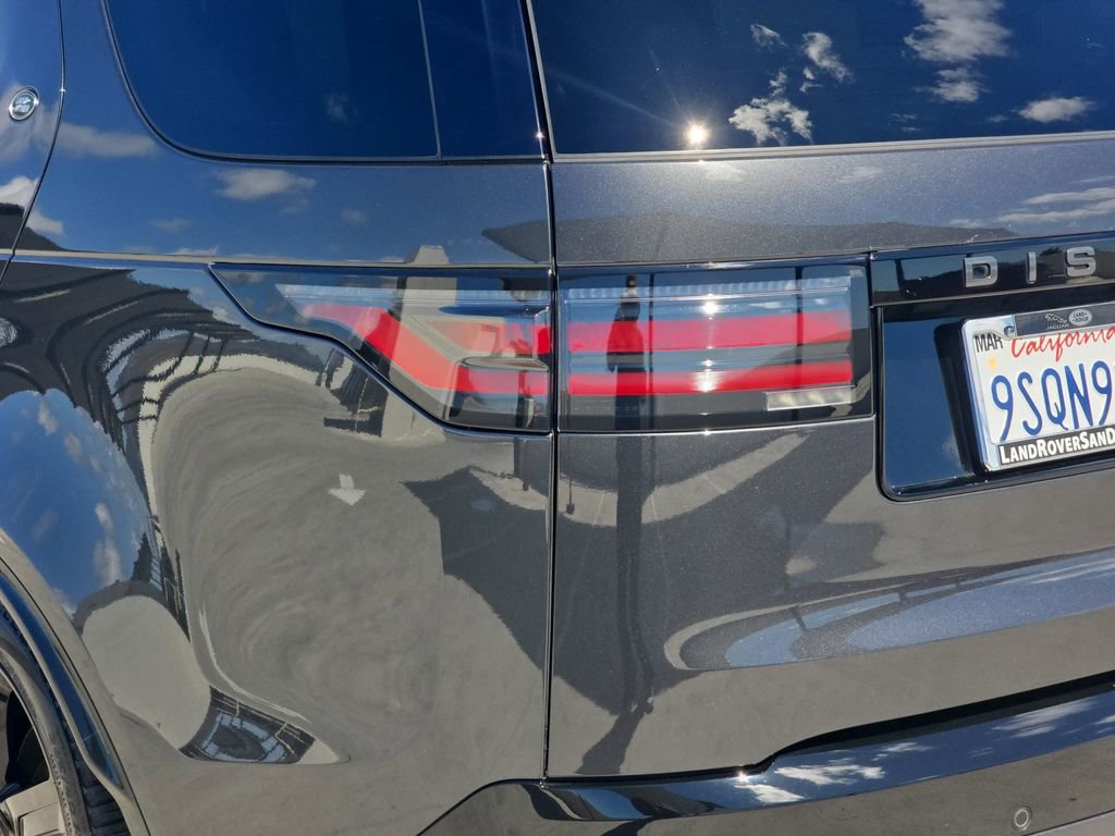 Used 2025 Land Rover Discovery Dynamic SE image 37