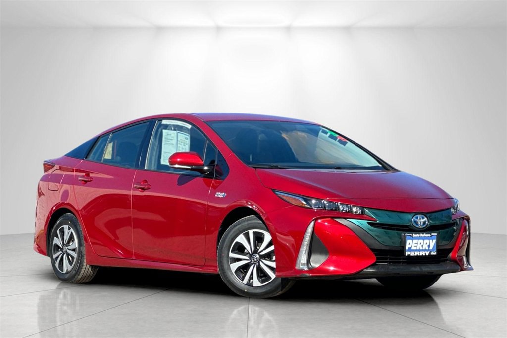Used 2017 Toyota Prius Prime Premium image 2