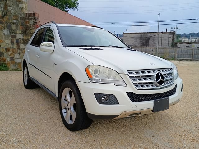 Used 2009 Mercedes-Benz ML 320 BlueTEC 4MATIC image 2