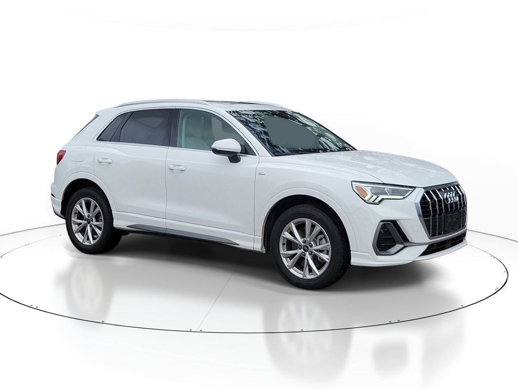 Used 2024 Audi Q3 2.0T Premium AWD/4WD image 2