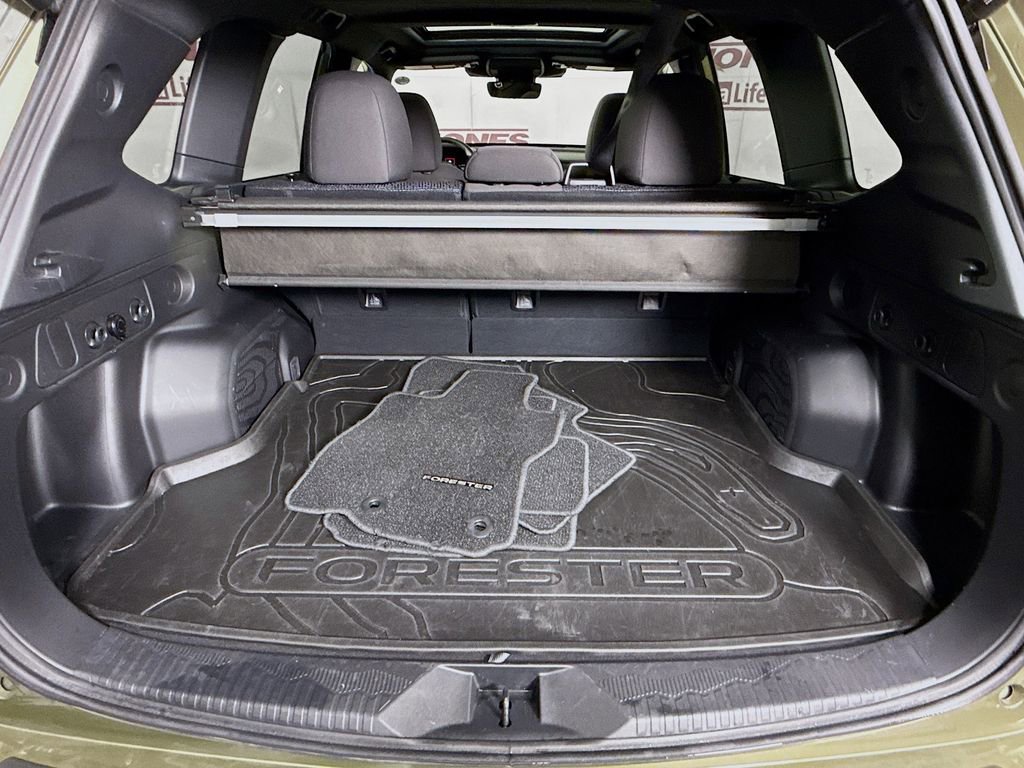 Used 2025 Subaru Forester Premium image 27