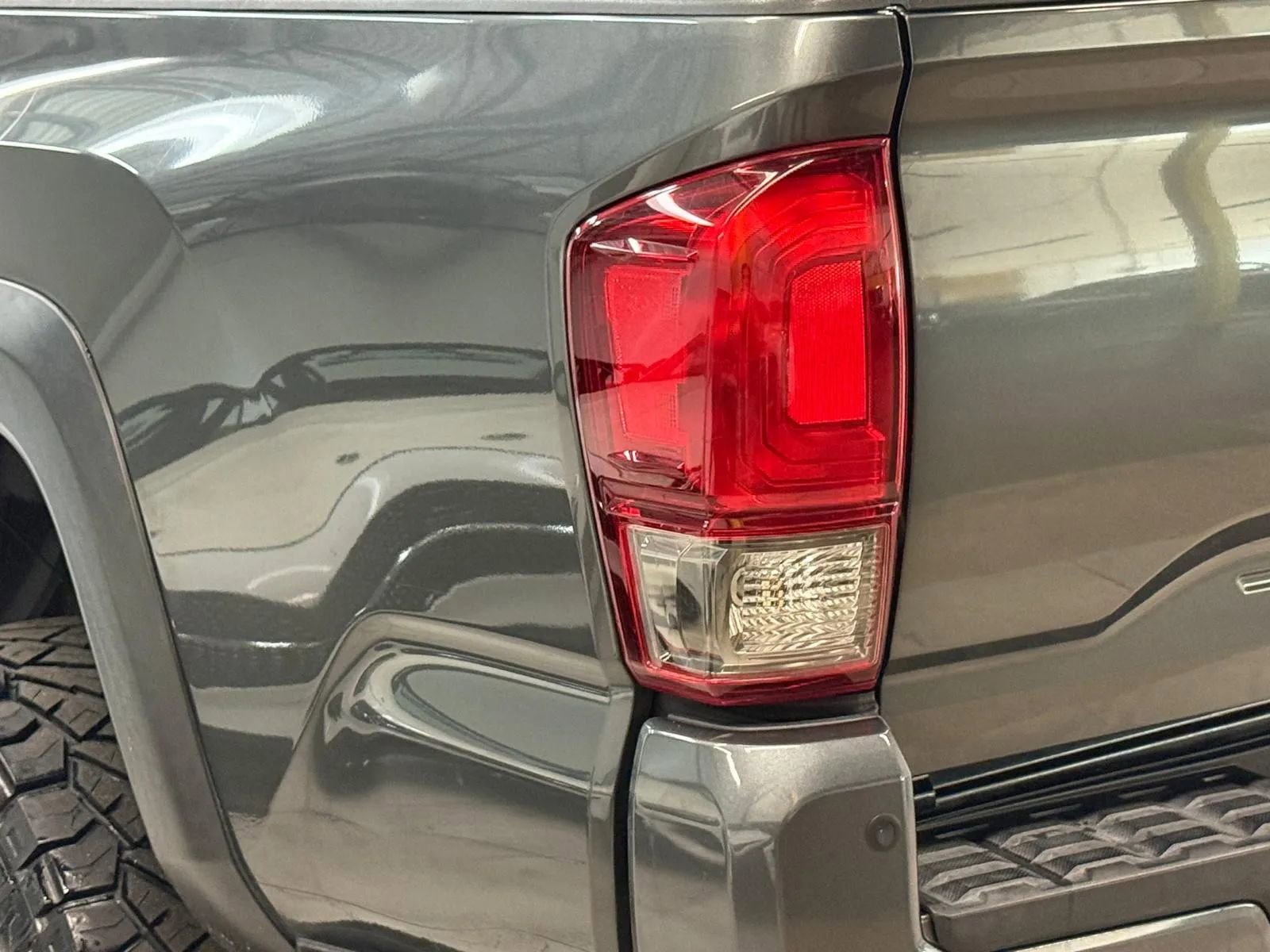 Used 2016 Toyota Tacoma TRD Off-Road AWD/4WD image 27