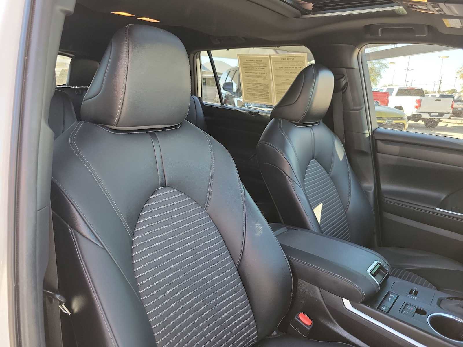 Used 2021 Toyota Highlander XSE image 14