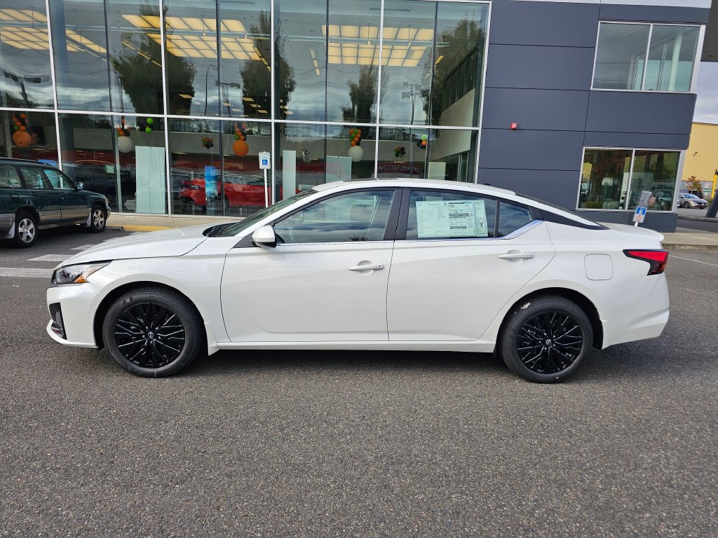 New 2026 Nissan Altima 2.5 SV w/ SV Special Edition Package AWD/4WD image 8