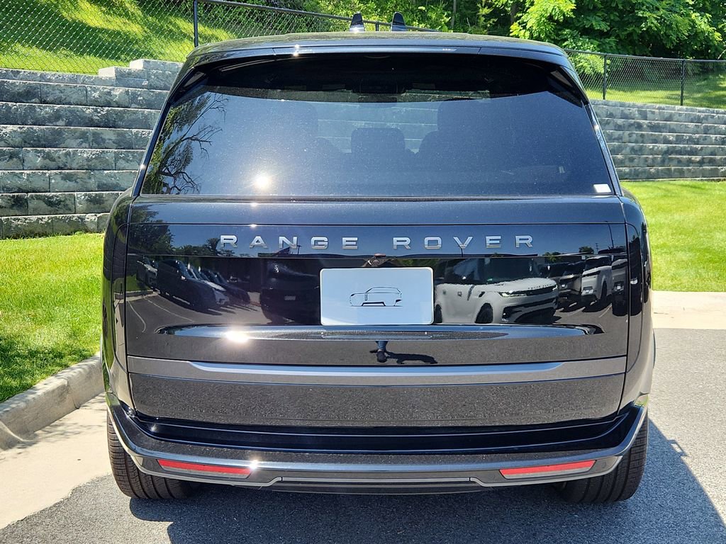 New 2025 Land Rover Range Rover SE image 7