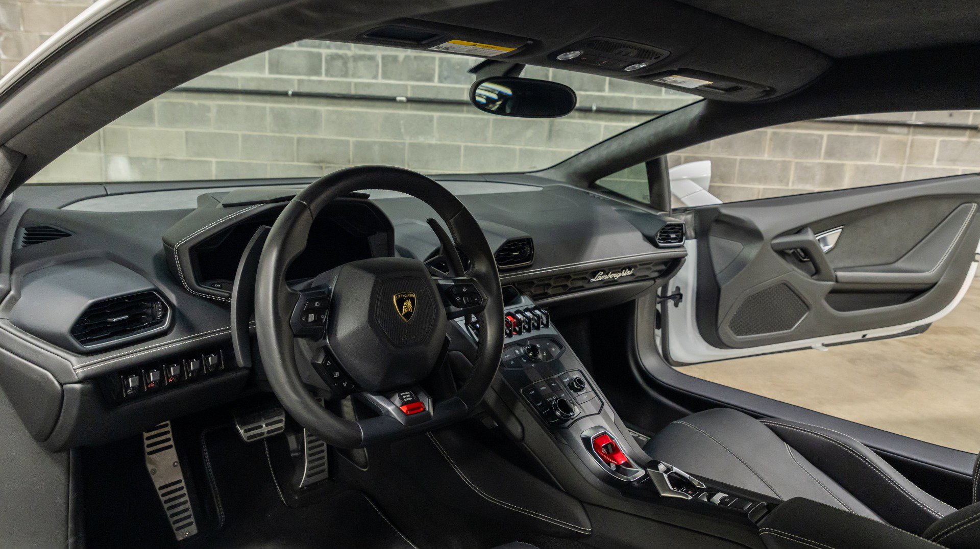 Used 2016 Lamborghini Huracan LP 610-4 image 39