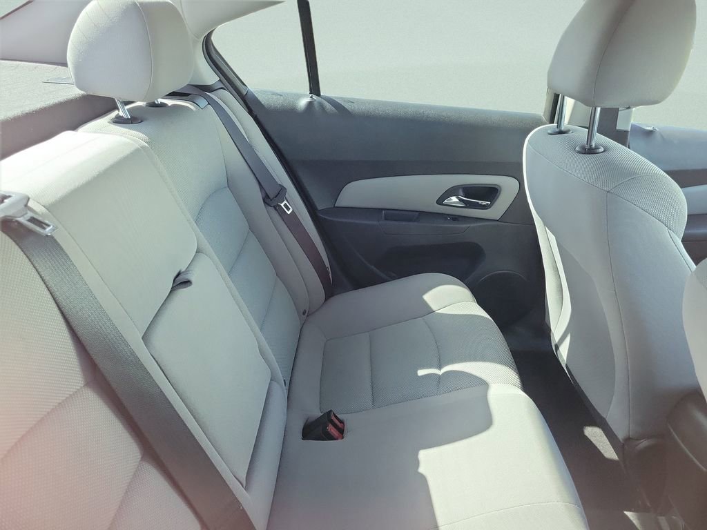 Used 2015 Chevrolet Cruze LT image 8