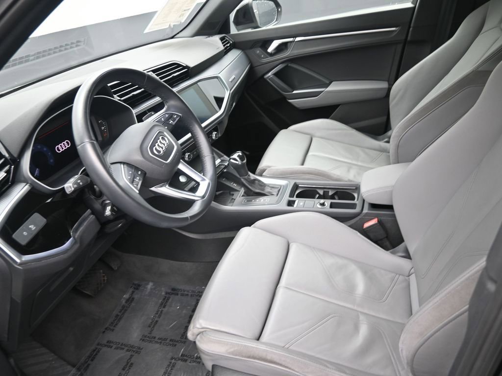 Used 2019 Audi Q3 2.0T Premium Plus w/ Premium Plus Package image 12