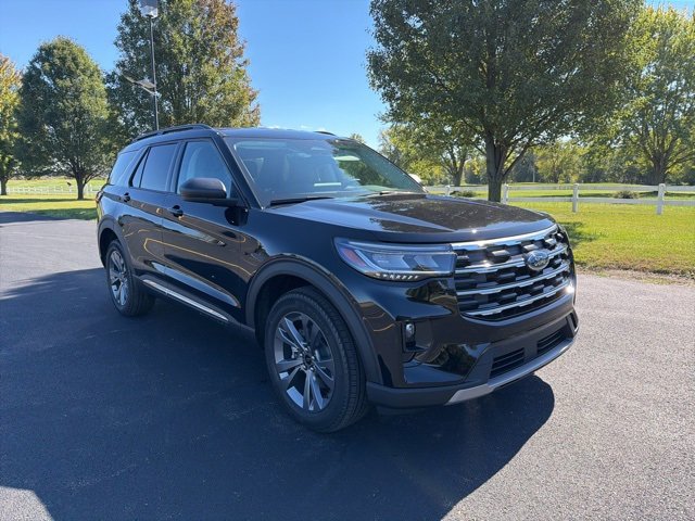 New 2025 Ford Explorer Active image 1