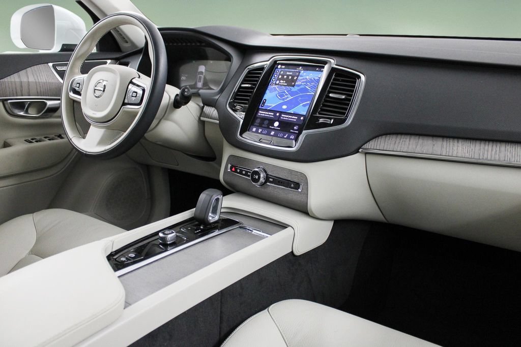 Certified 2024 Volvo XC90 B6 Plus w/ Protection Package Premier AWD/4WD image 21