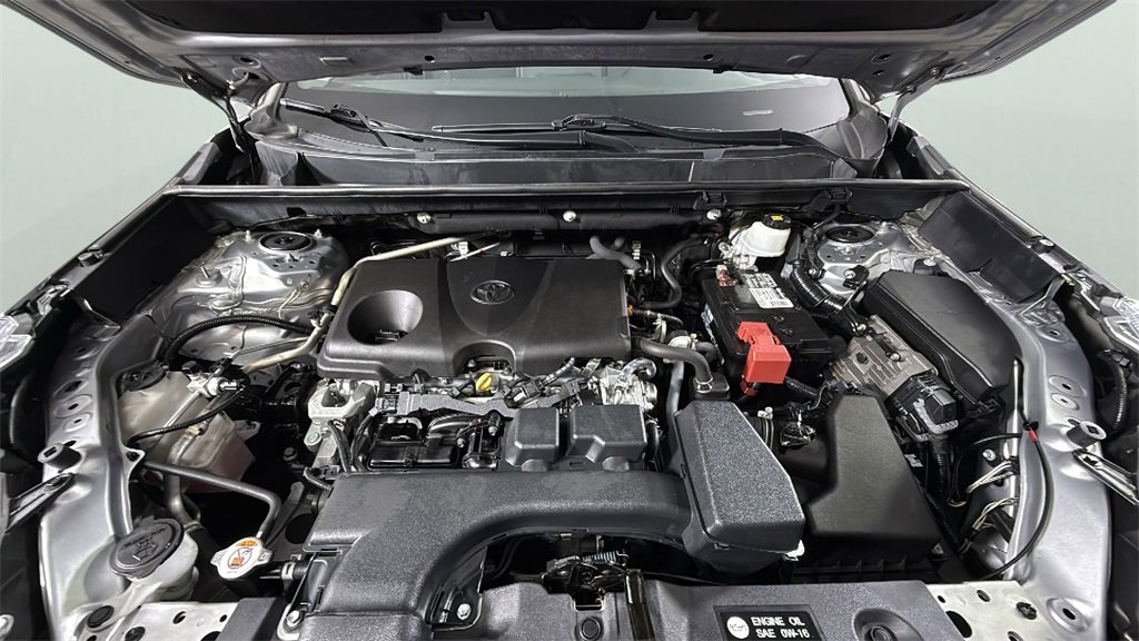 Used 2022 Toyota RAV4 LE image 29