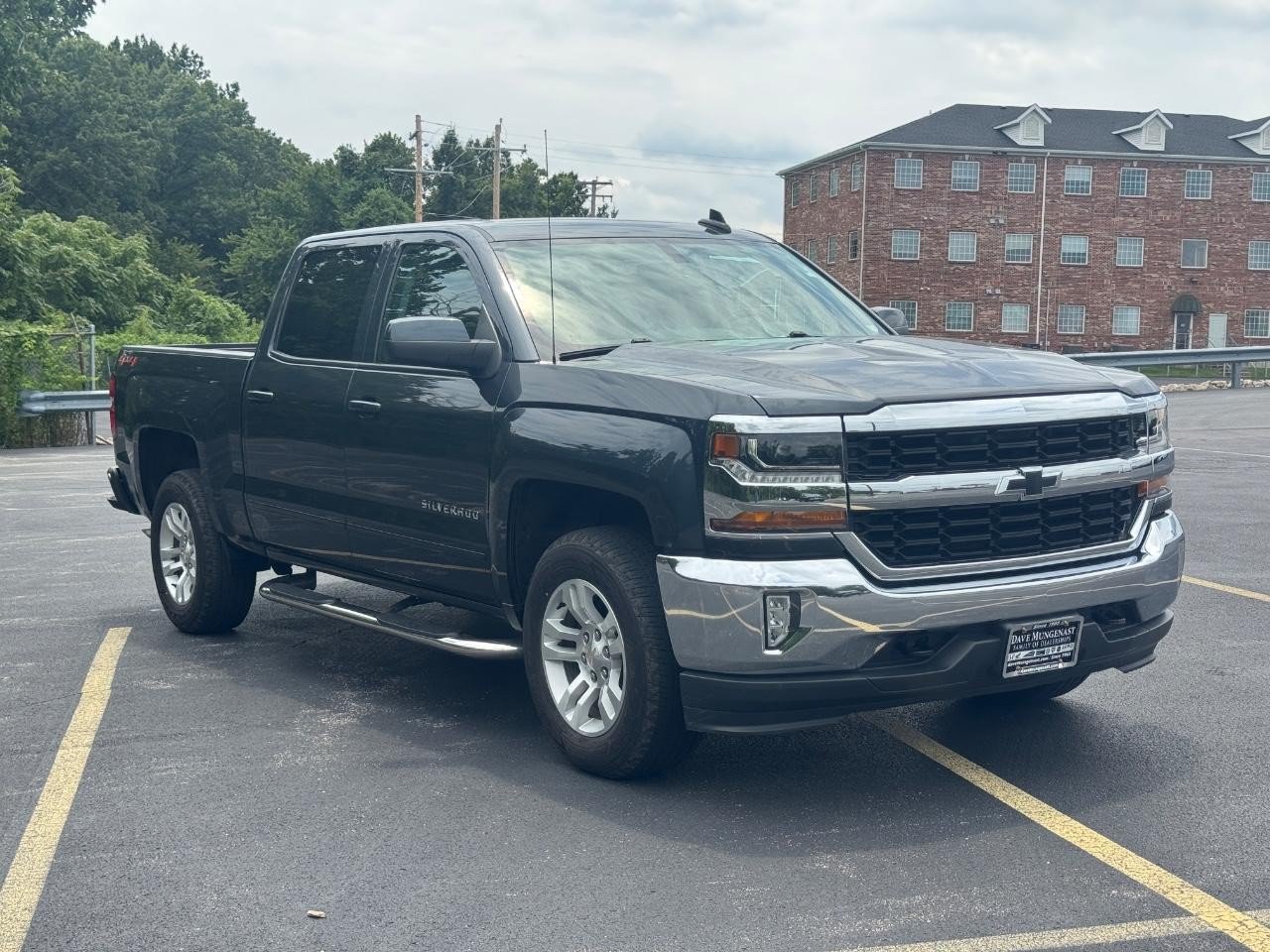 Used 2018 Chevrolet Silverado 1500 LT w/ All Star Edition AWD/4WD image 2
