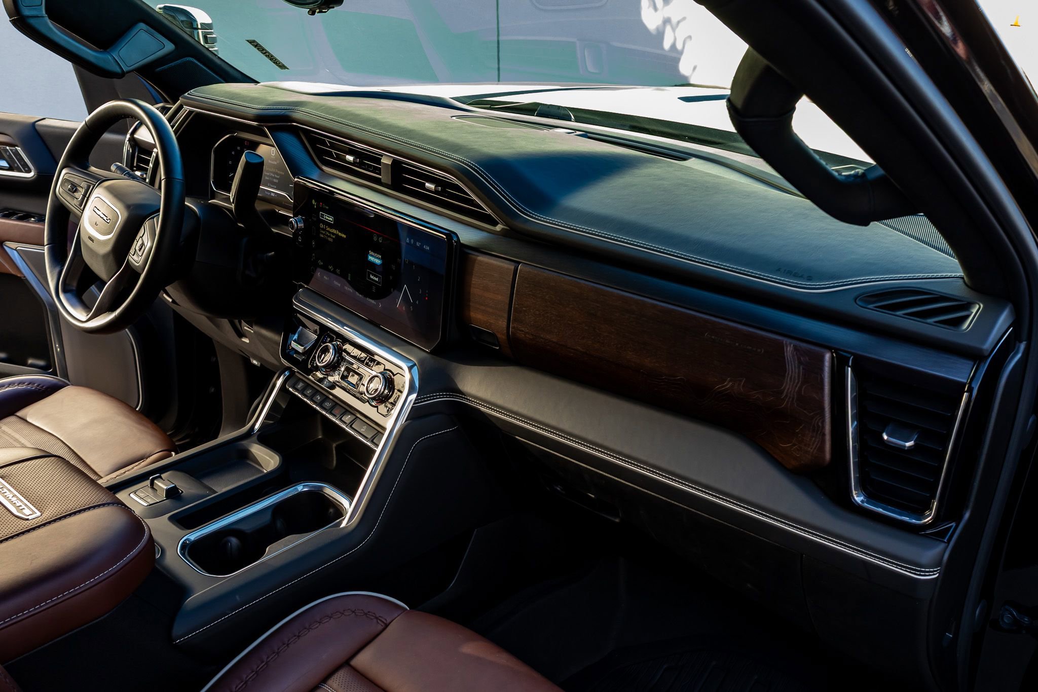 Used 2025 GMC Sierra 2500 Denali Ultimate image 18