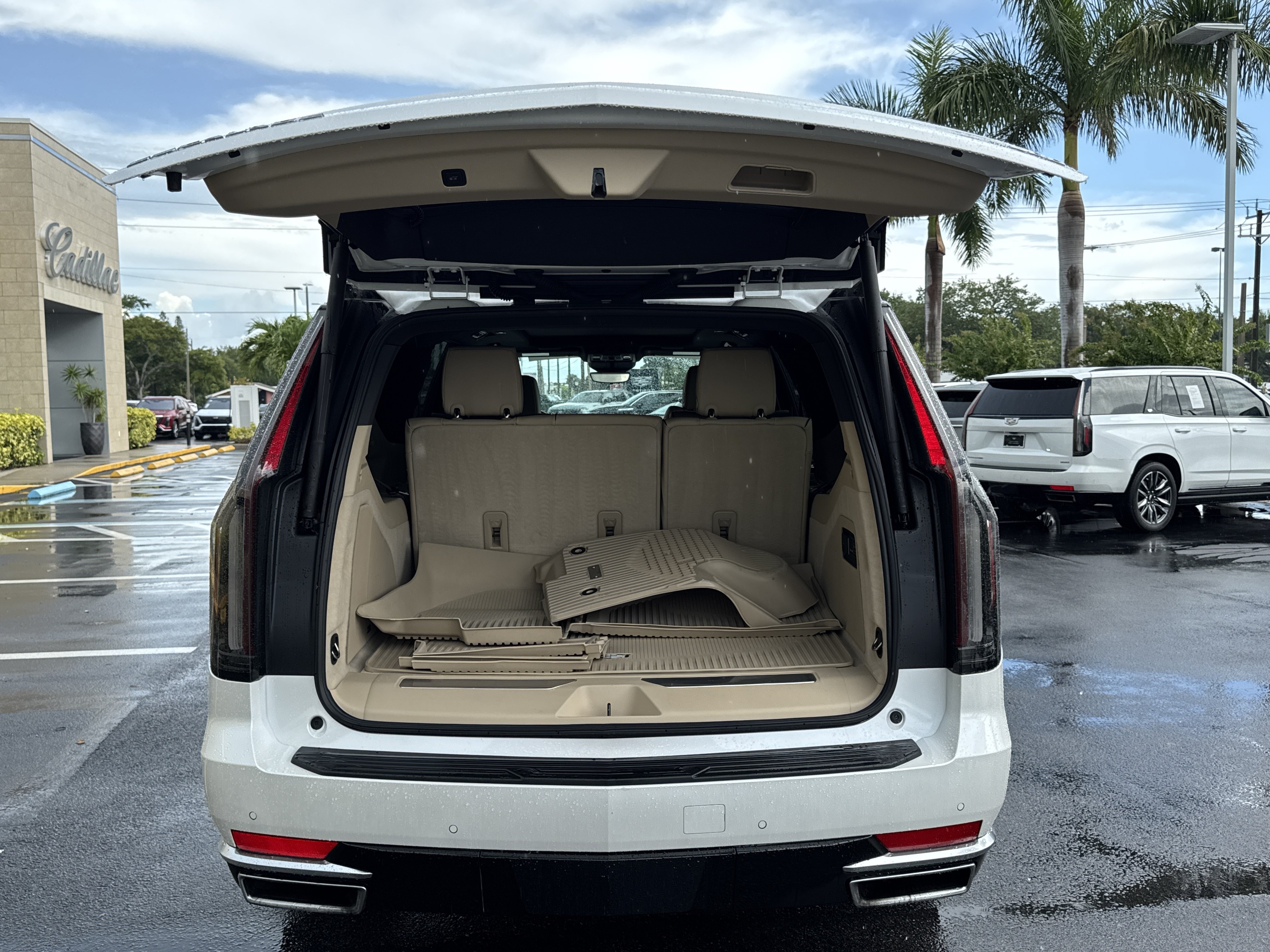 Certified 2024 Cadillac Escalade ESV Premium Luxury w/ Performance Package RWD image 11