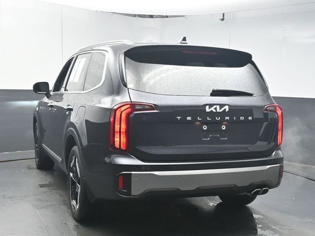 Used 2025 Kia Telluride S FWD image 6