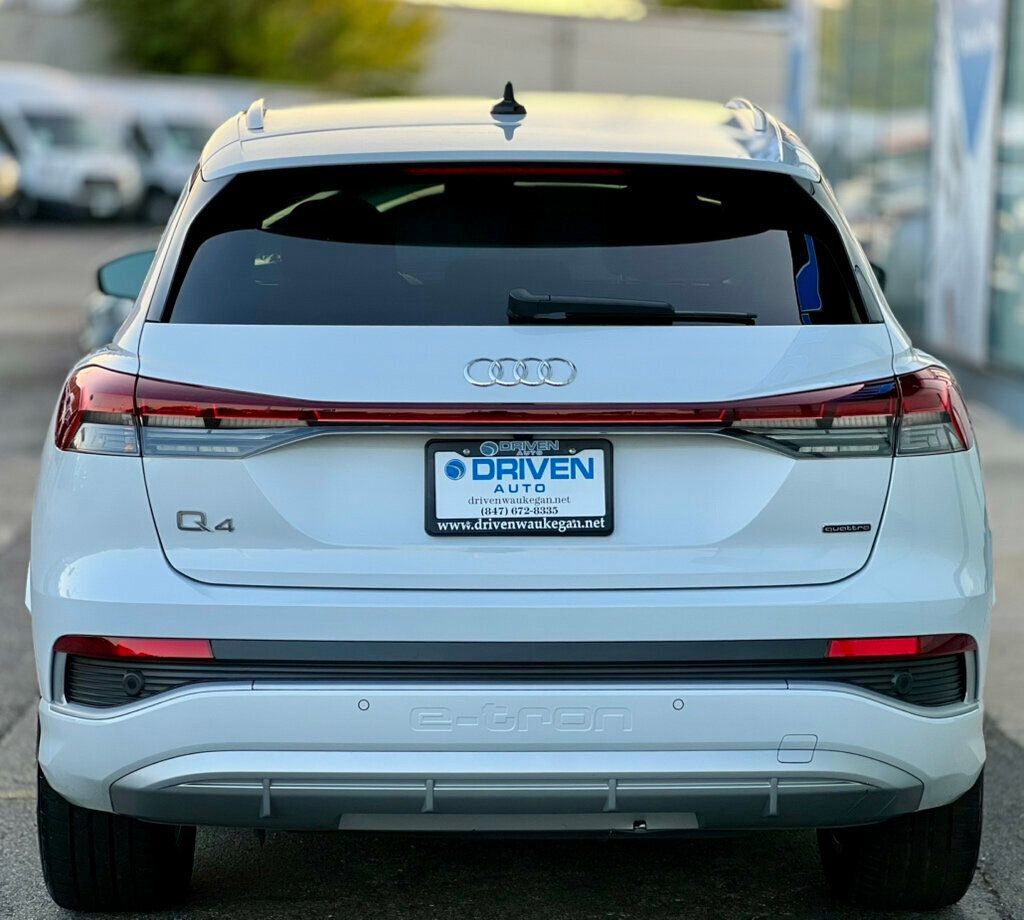 Used 2024 Audi Q4 e-tron Premium image 4