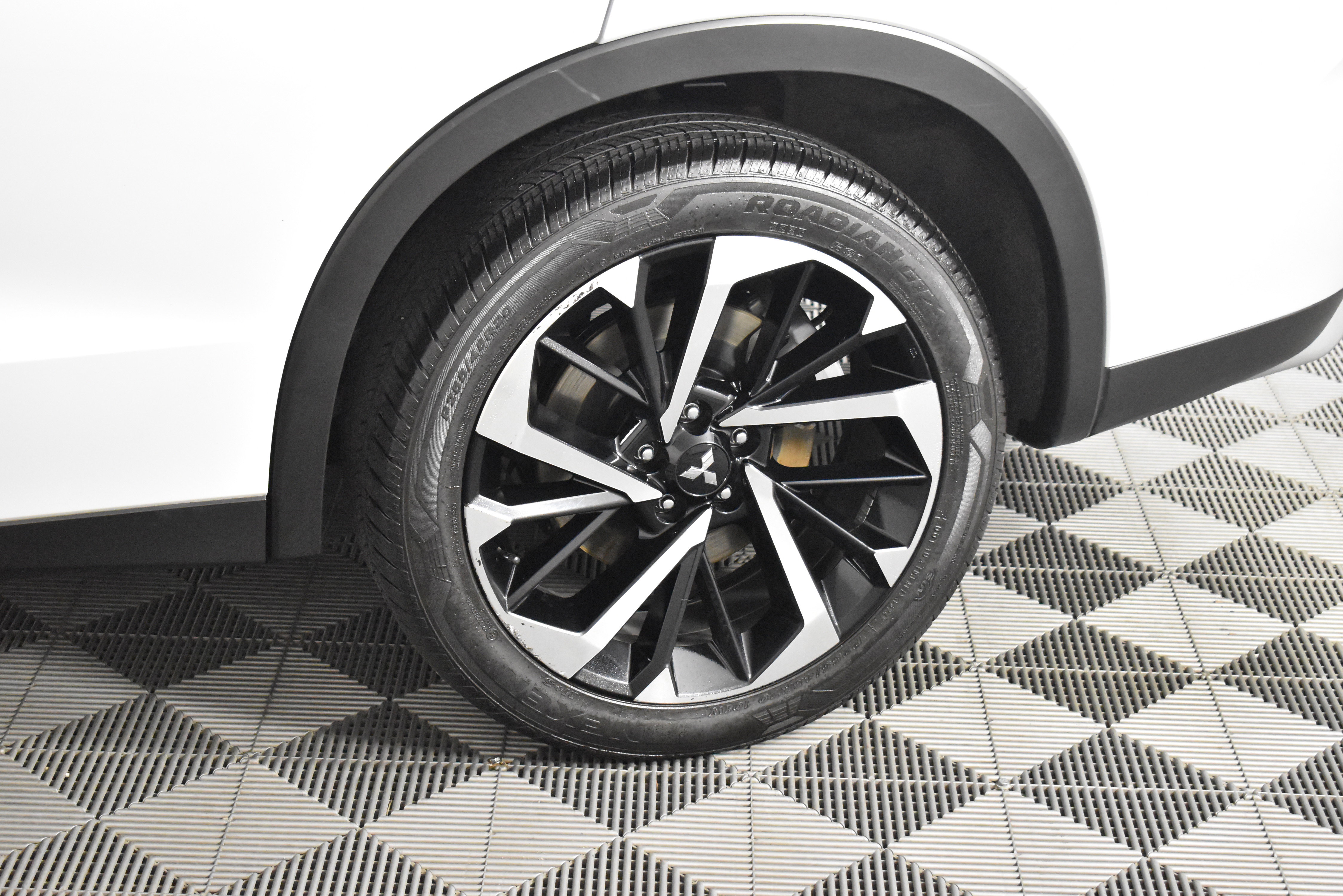 Used 2024 Mitsubishi Outlander SE image 51