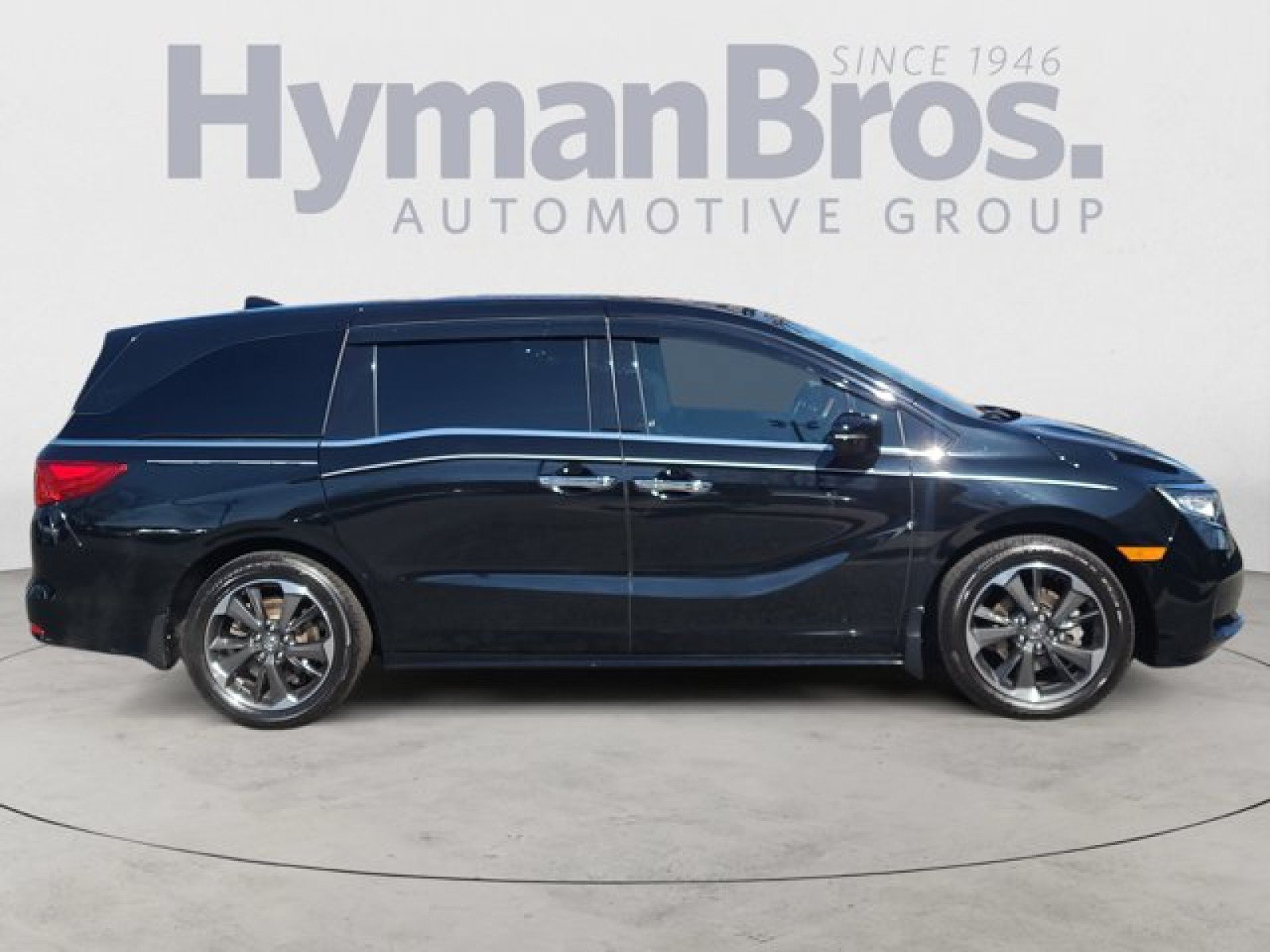 Used 2023 Honda Odyssey Elite image 2