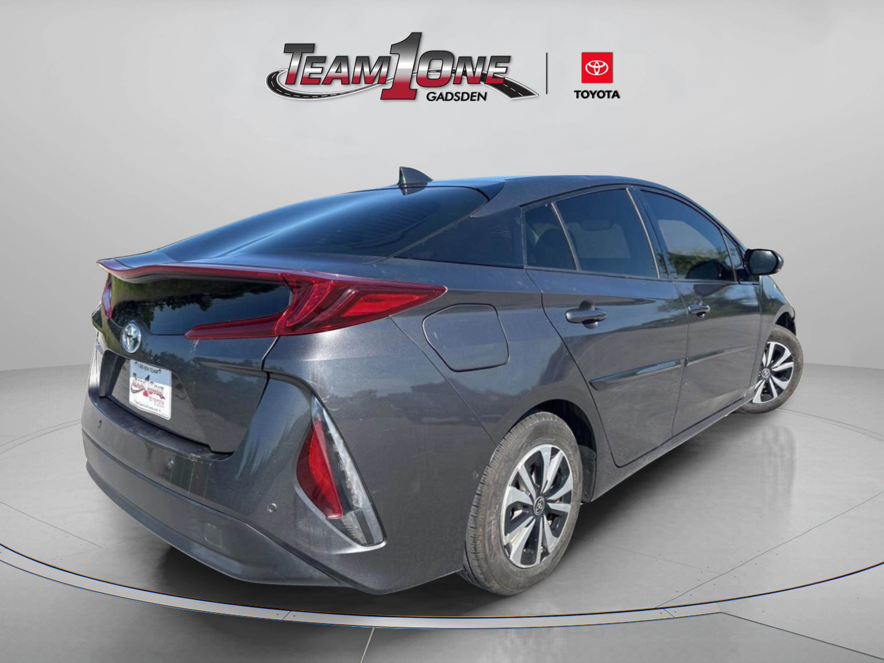 Used 2017 Toyota Prius Prime Advanced w/ Carpet Mat Package FWD image 7