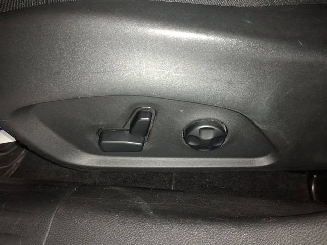 Used 2019 Jeep Compass Latitude FWD image 13