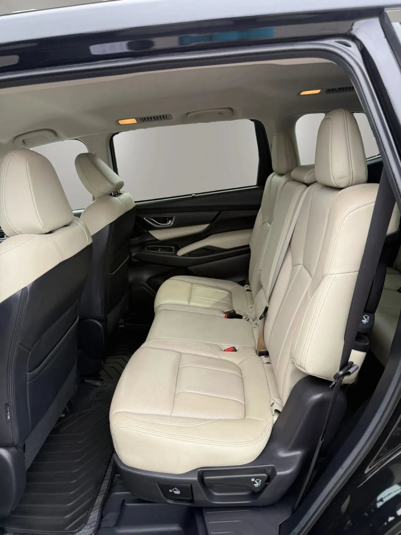 Used 2023 Subaru Ascent Limited AWD/4WD image 31