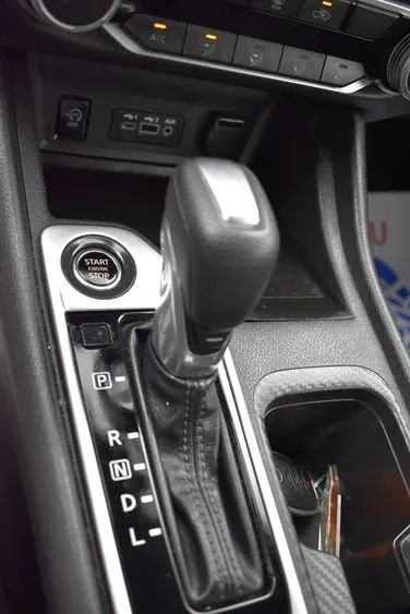 Used 2025 Nissan Sentra SV FWD image 33