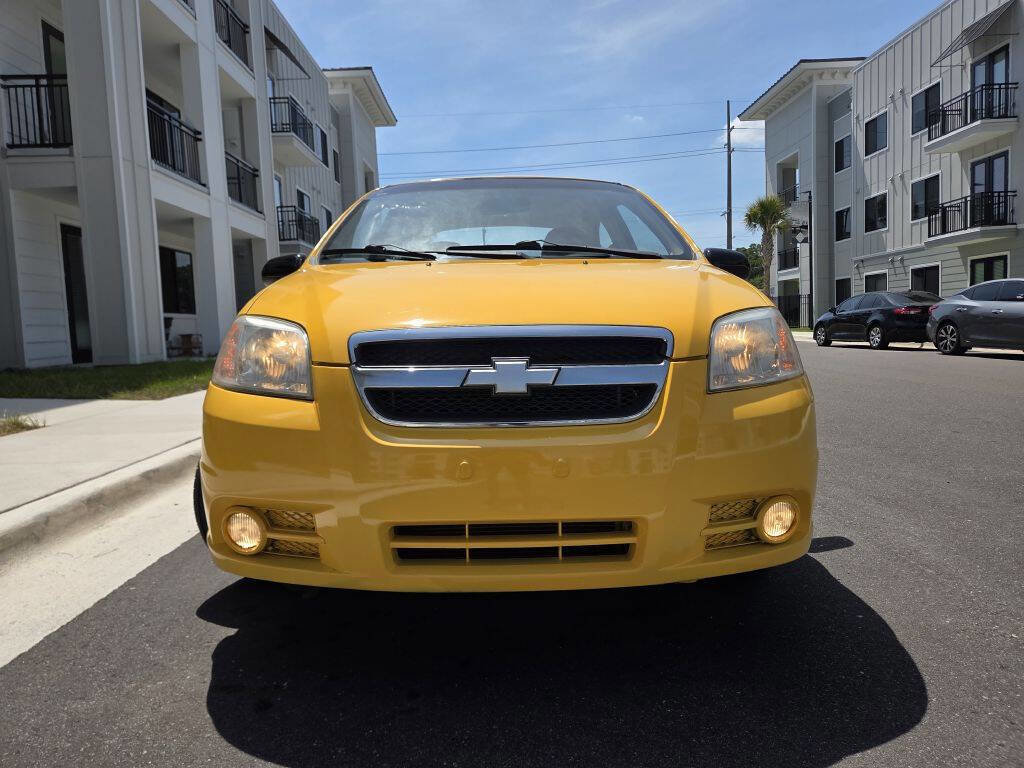 Used 2009 Chevrolet Aveo LT FWD image 2