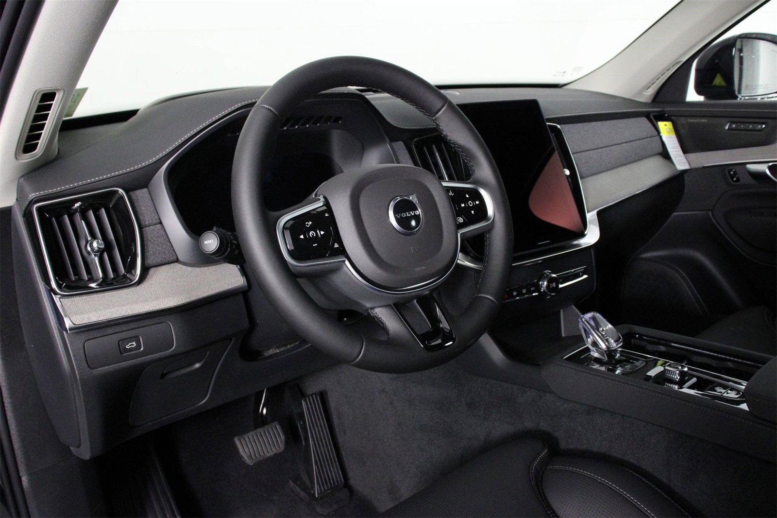 New 2026 Volvo XC90 B6 Ultra image 8